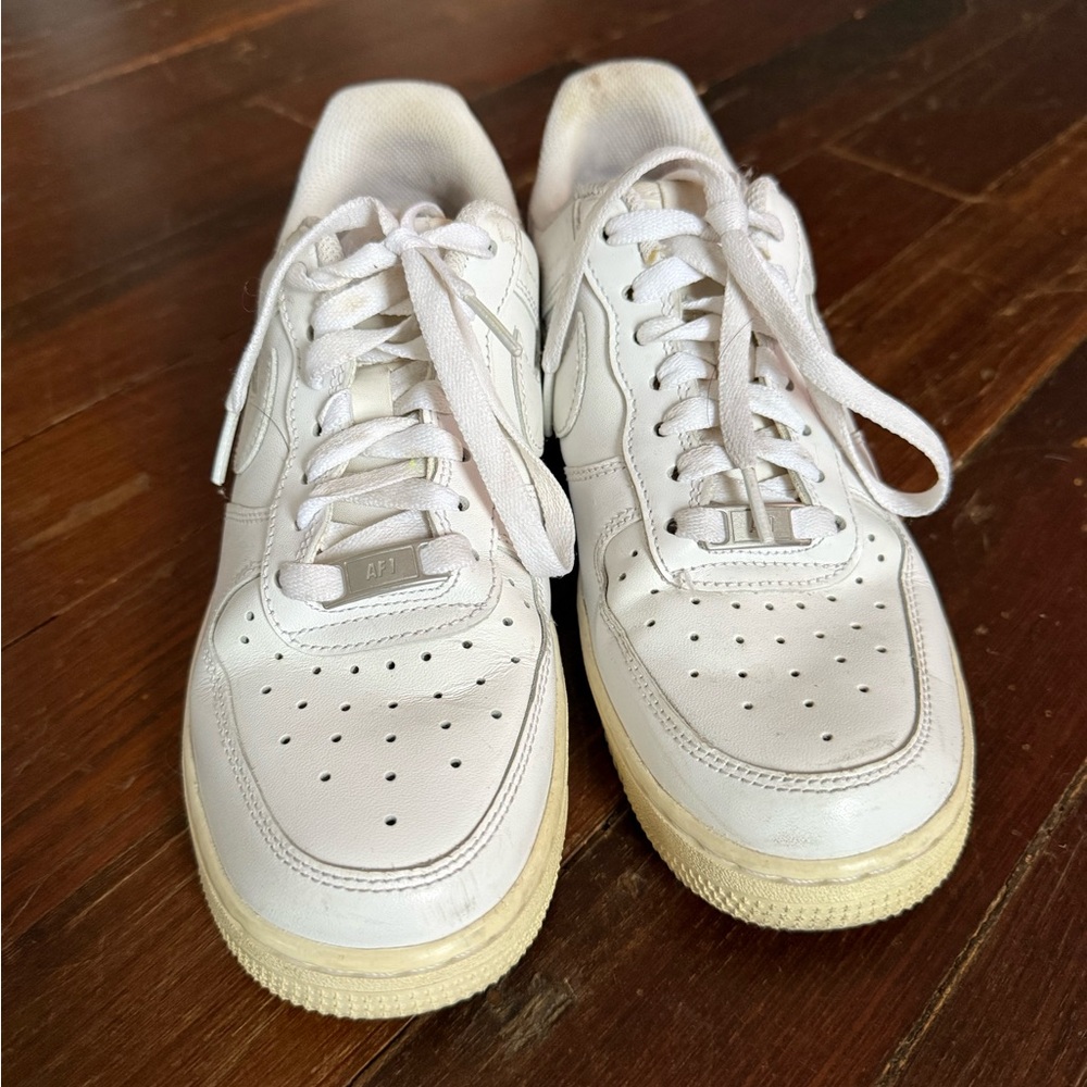 LIKE NEW NIKE AF1!